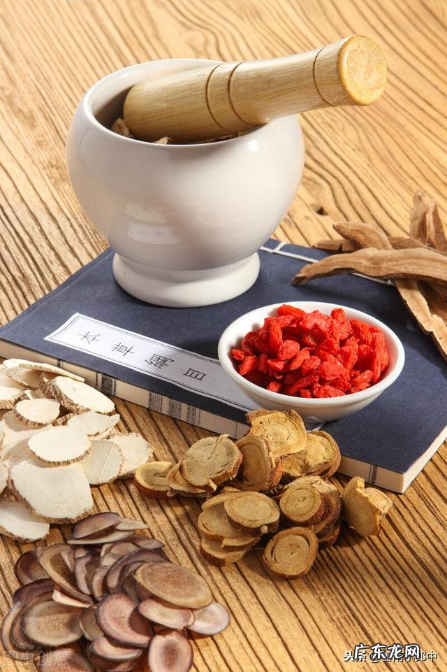 经常失眠多梦，控制不住想发脾气，这是怎么回事啊