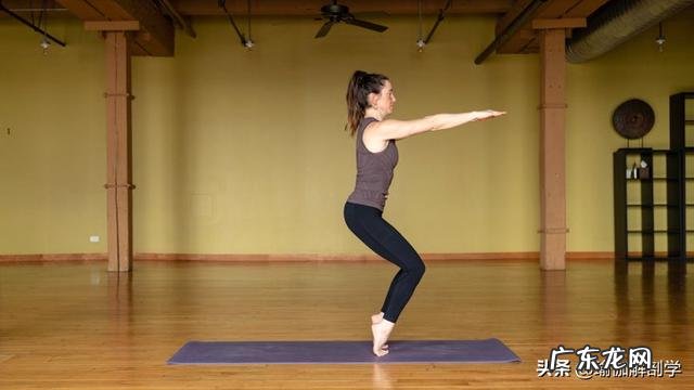 先练瑜伽还是先练力量 核心力量瑜伽60分钟课程中文版