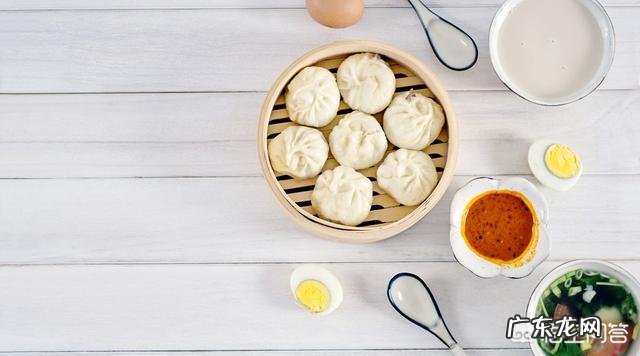 早上习惯性不吃早餐但会饿该怎么办?