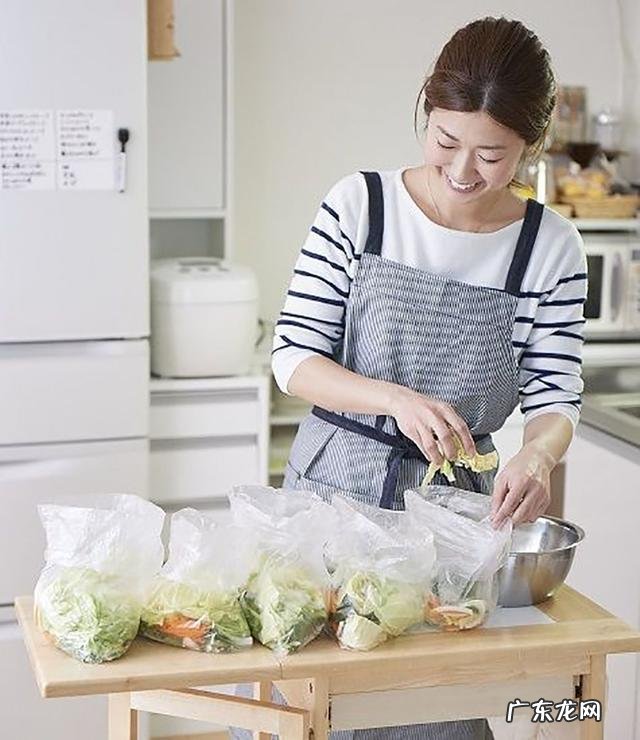 劝孩子勤劳做家务 日常学做家务