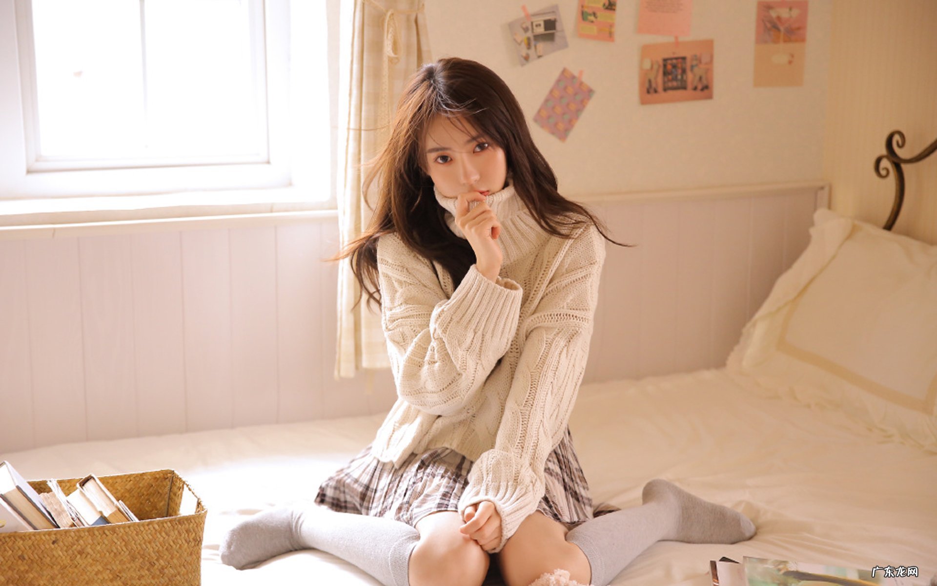 麻烦一下,谁有卢洁云资料。