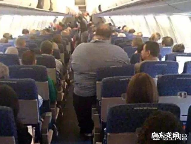 如果飞机上坐满了胖子，会不会超过最大起飞重量？