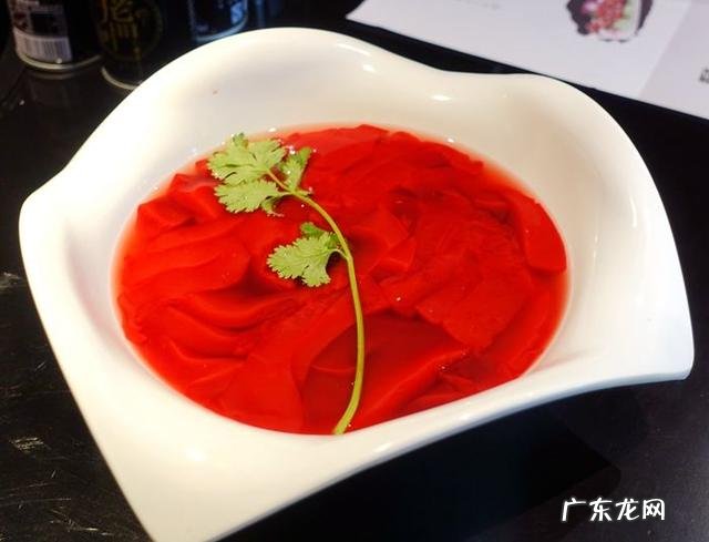 现在市面上卖的成盒的鸭血、猪血到底是什么成分是真的吗