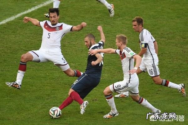 本泽马和莱万是一档水平的中锋吗?如果不是的话,差距在哪?