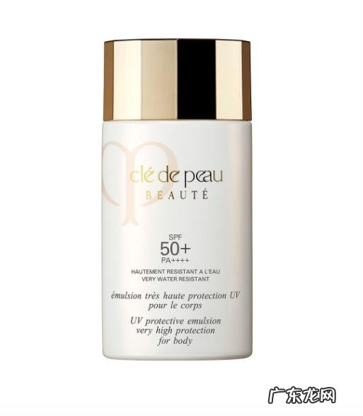 皮肤出油怎么选洁面产品,本人35岁,性别女