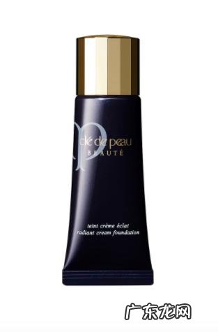 皮肤出油怎么选洁面产品,本人35岁,性别女