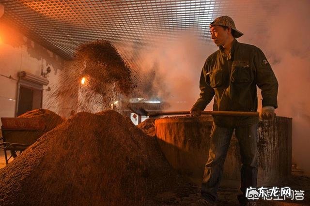 同样是纯粮酿造为什么有的白酒要几千块一瓶,有的才几块钱