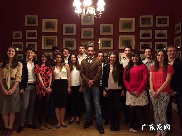 娱乐圈中有哪些女星拥有完美的马甲线