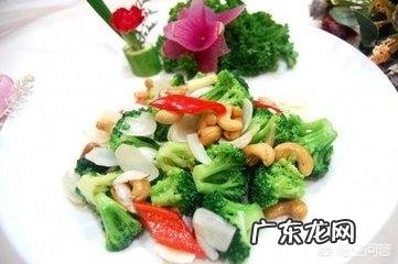 每天喝一盒纯牛奶，真的能长高吗？