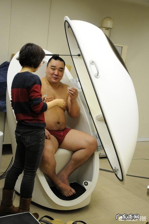 1米81体脂率百分15是多重?