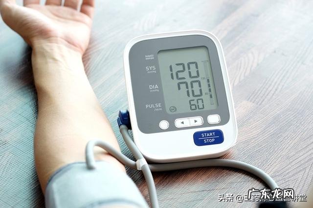 高血压患者吃药好还是不吃药好?