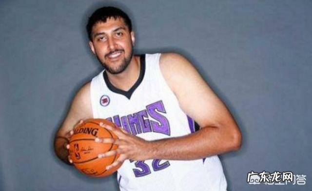 有人知道NBA历史上,谁的体重是最大的吗?