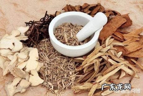 最近口干舌燥没精神没有劲，口味也不好是什么原因