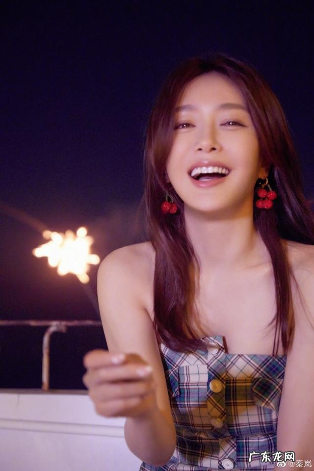 秦岚竟然42岁了!她是如何保持身材的