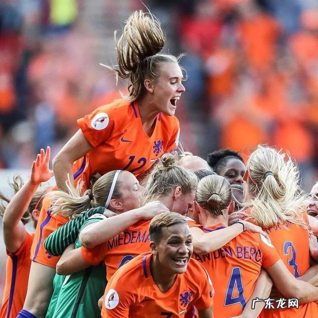 世界足坛颜值最高22人,男女各半,如何分配才能势均力敌?