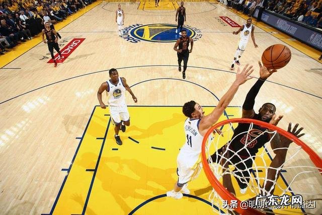 NBA74年历史里,有哪些球员配得上“超巨”的称号?