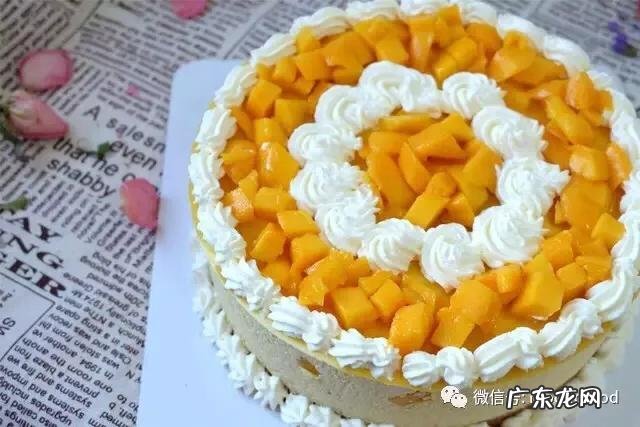 面对诱人的蛋糕,怎样吃才不能不发胖呢?