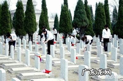 在你老家有什么特别的过年传统习俗吗?