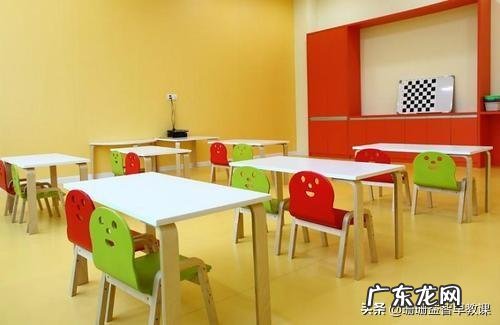 一岁的孩子如何在生活中对她进行早教?