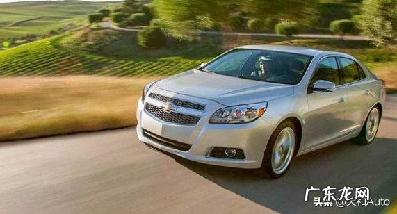 方脸的女生,适合留什么发型?