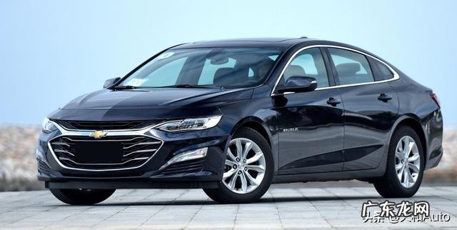 方脸的女生,适合留什么发型?