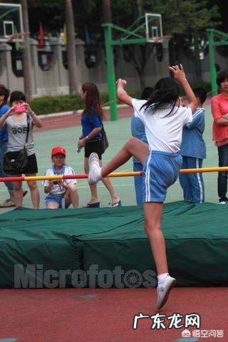 在理论上,左脚蹬右脚是否真的能上天空?