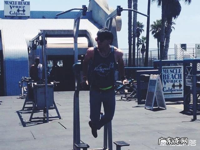 街头健身主要是靠核心力量的吗?