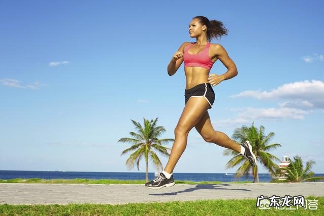 跑步减肥出汗和不出汗哪个效果好呢，为什么