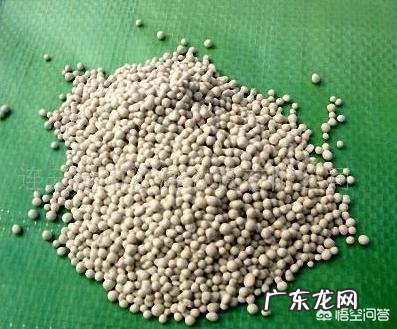 复合肥中的白、黑、棕色各有什么肥效