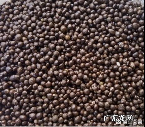 复合肥中的白、黑、棕色各有什么肥效