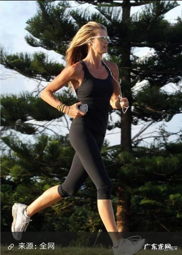 想通过游泳减肥的女生,选择哪一种泳姿最好时长以及力度多少合适