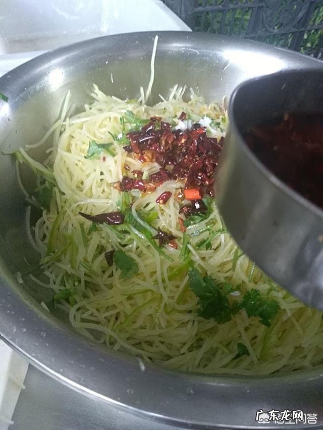 杏鲍蘑既能炒又能炖,你喜欢哪种吃法,怎么做