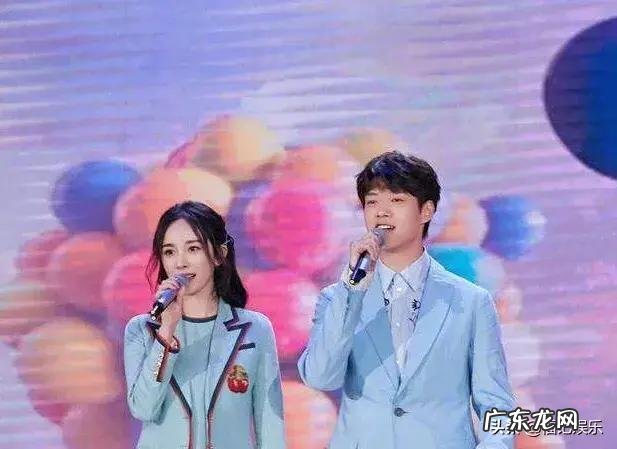 杨幂魏大勋同款文案，引来网友猜测，真的只是朋友关系吗