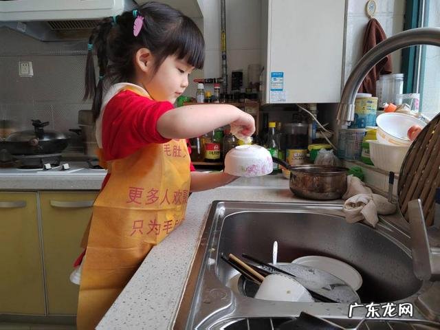 家务劳动小达人 劳动节孩子们可以做点什么家务