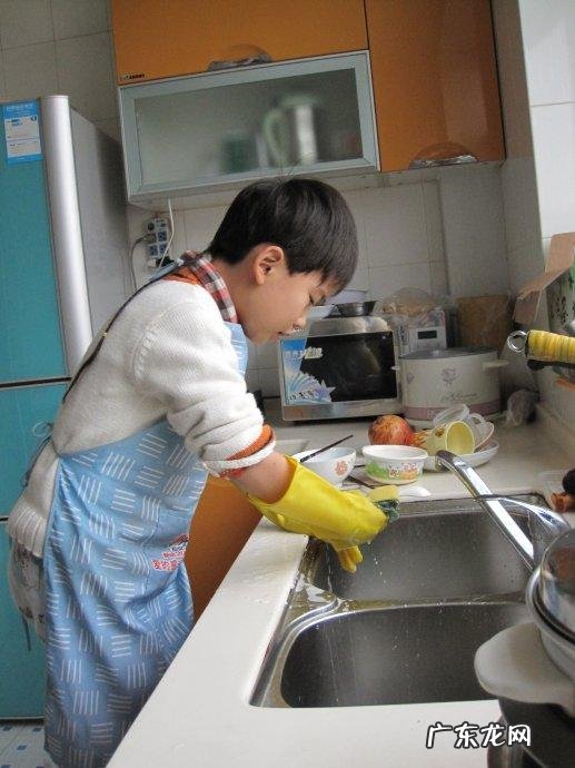 让孩子洗碗的目的是什么 为什么一定要让孩子洗碗