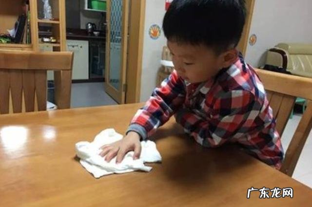 孩子20岁了太懒惰不爱做家务 天天上班带娃做家务懒得打扮