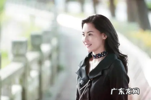 张柏芝罕见晒健身照,分享瘦小腿技巧,她是如何保持身材的?