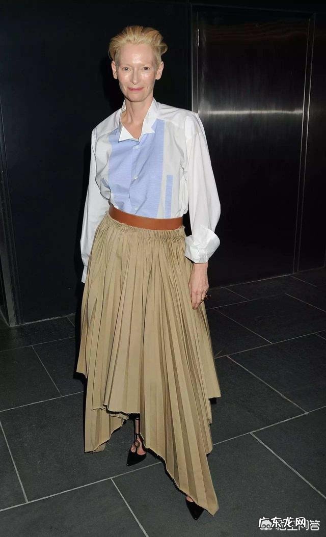 上身胖并且肩膀宽还有麒麟臂,下身又很瘦应该怎么穿