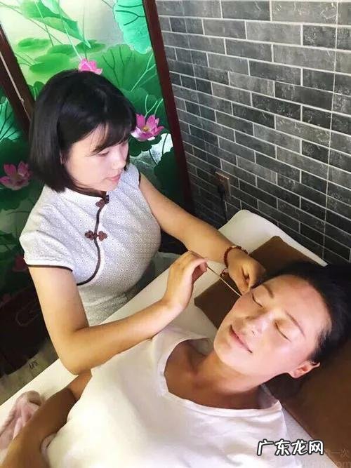 街上新增了许多采耳店，什么是采耳，采耳对人体有什么好处吗