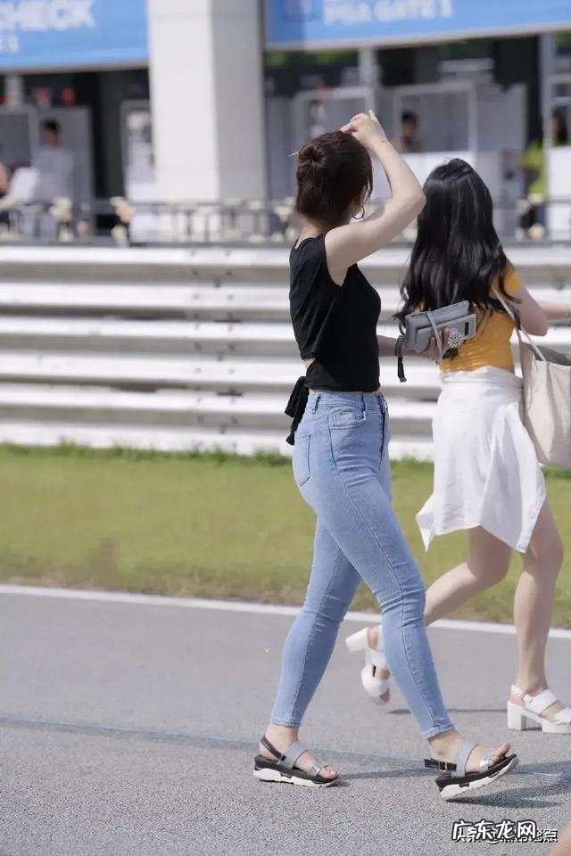 喜欢坐着,屁股又圆又大。怎么才可以让臀部瘦下来