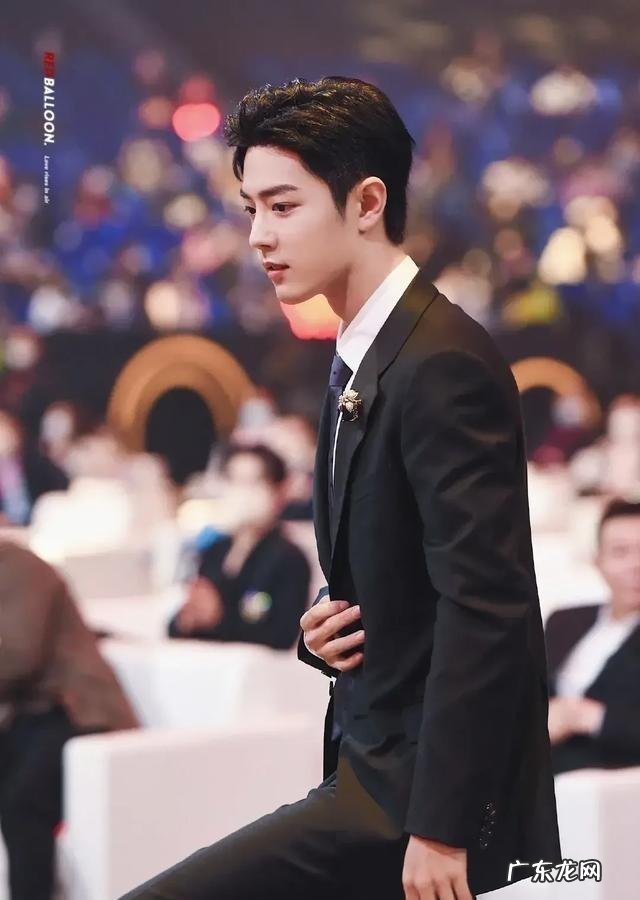 假如肖战有了女朋友,你会对他回踩脱粉吗