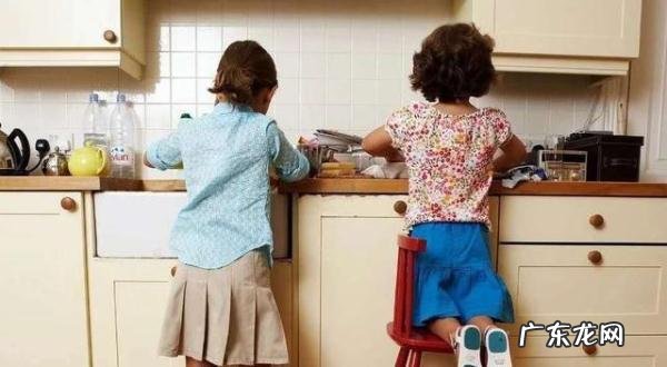 从小不做家务对孩子的影响 孩子做不做家务长大后差距巨大