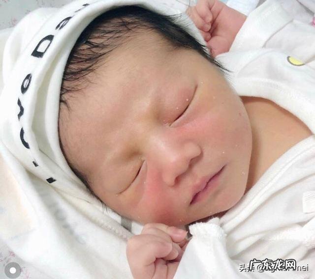 两胎都是剖腹产,纯母乳喂养如何在六个月内从158斤瘦到99斤