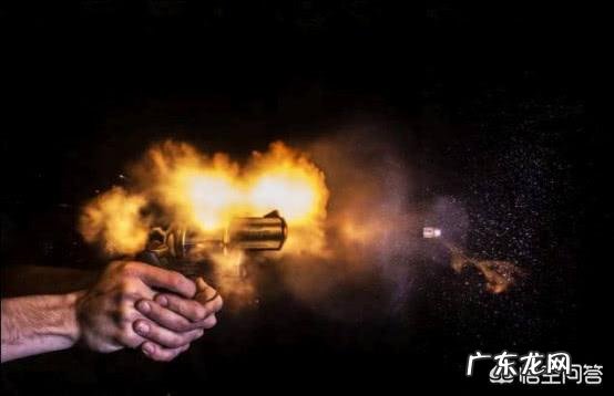 宇航员进入太空中为什么要带枪