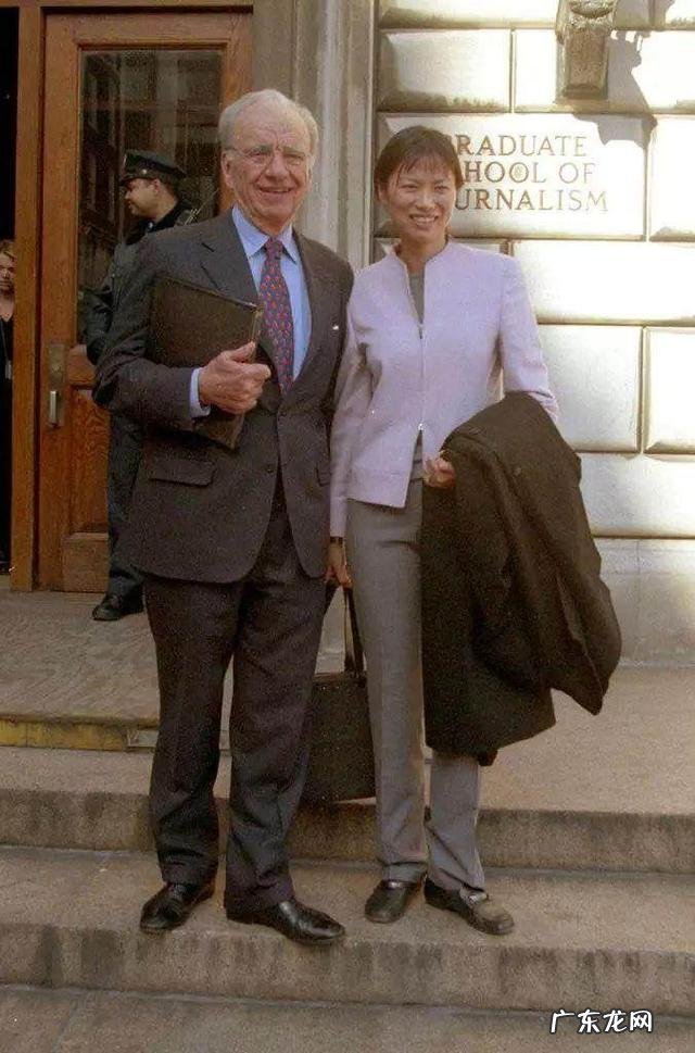 邓文迪48岁牵手21岁小男友,她究竟有多大魅力