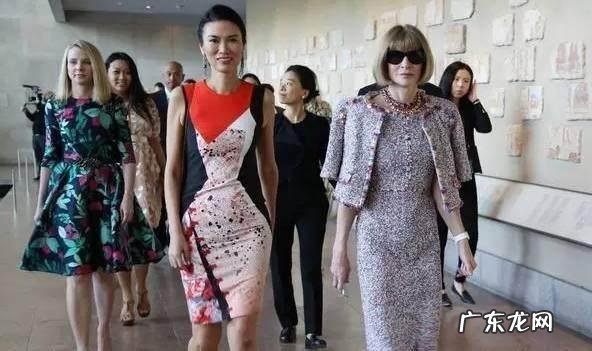 邓文迪48岁牵手21岁小男友,她究竟有多大魅力