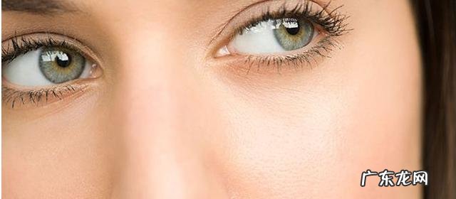 因为眼部有细纹开始用眼霜,结果开始长脂肪粒,该怎么办