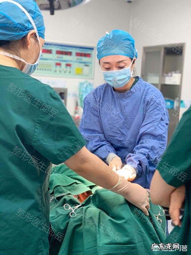 关于假体隆胸和术后并发症,你怎么看