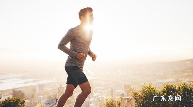 45岁中年快走好还是慢跑好