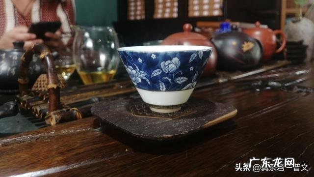 很多人喝茶时会洗茶，茶叶真的含有农药和添加剂吗